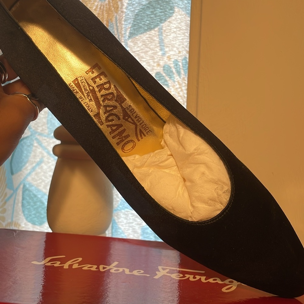 Salvatore Ferragamo black sateen  shoes sz 7 AAA - Picture 2 of 4